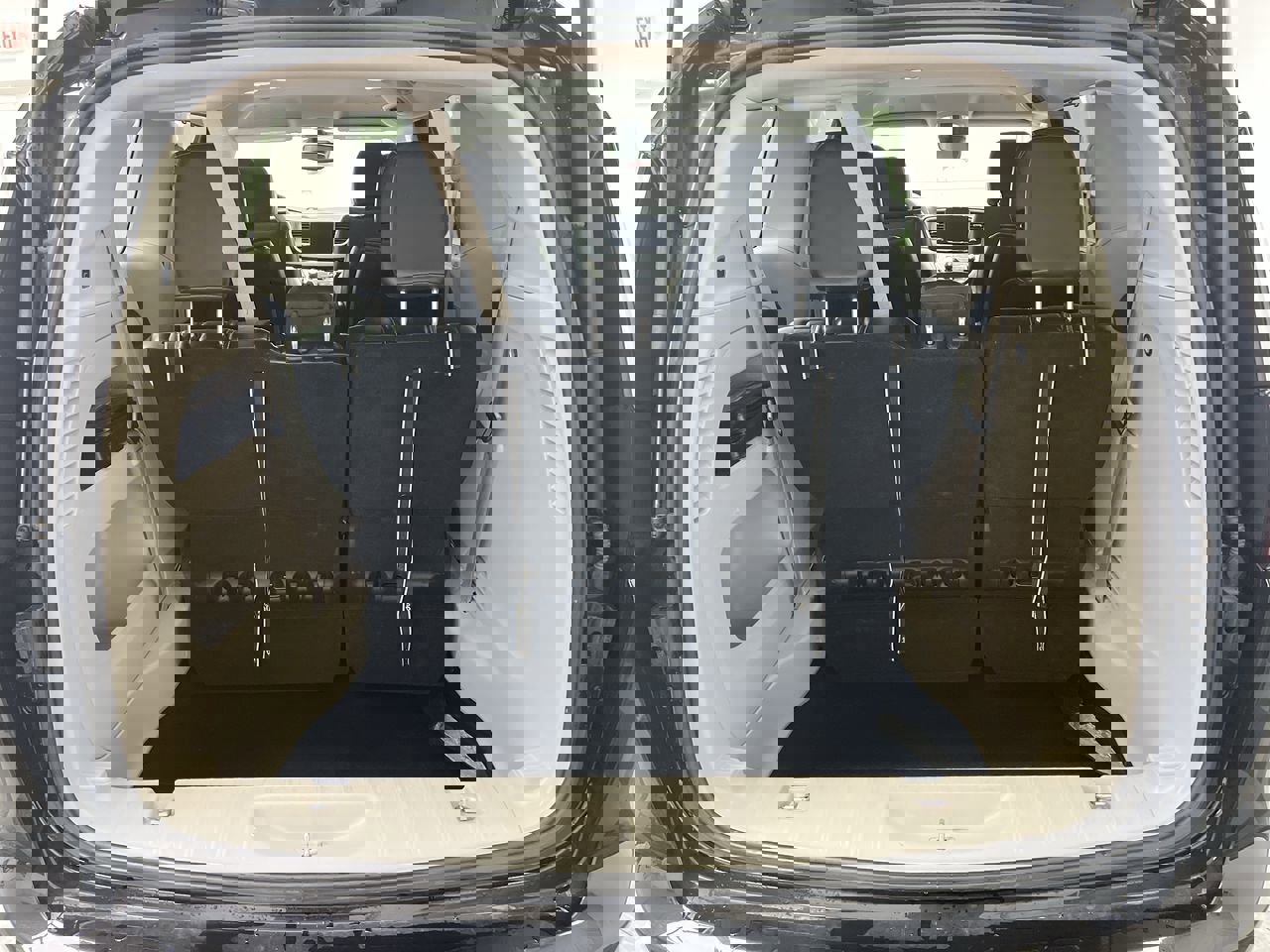 Used 2024 Chrysler Pacifica Touring-L image 29