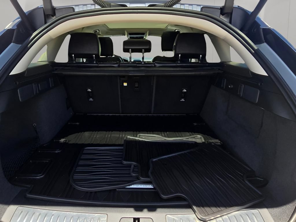 Used 2024 Land Rover Range Rover Velar S AWD/4WD image 9