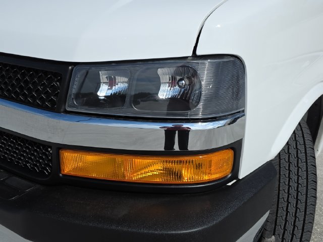 Used 2020 Chevrolet Express 3500 w/ Power Convenience Package RWD image 26