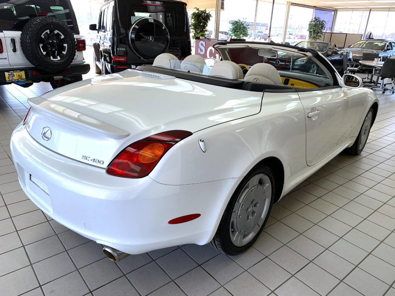 Used 2002 Lexus SC 430 Base 2dr Convertible image 4