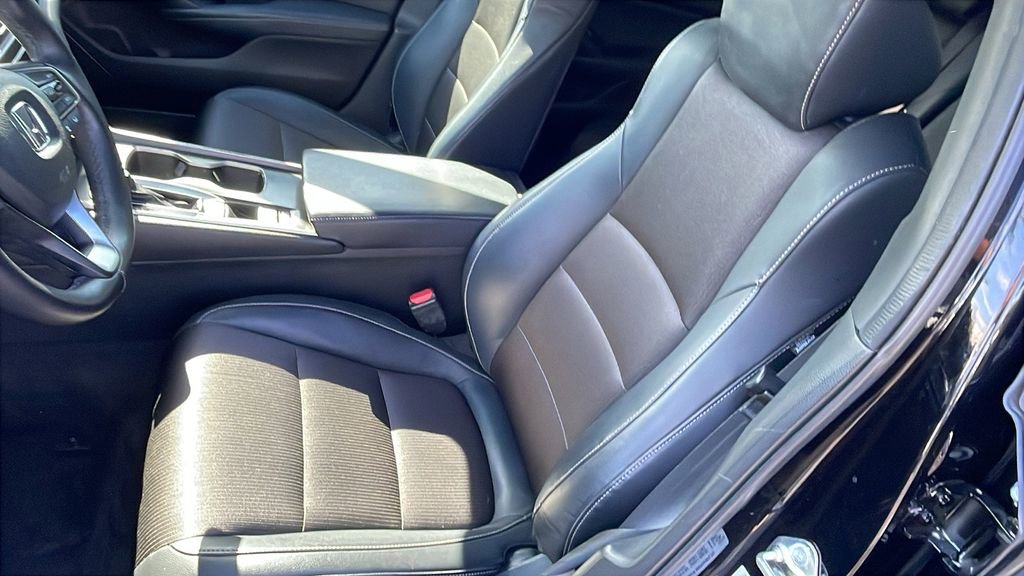 Used 2018 Honda Accord Sport image 11