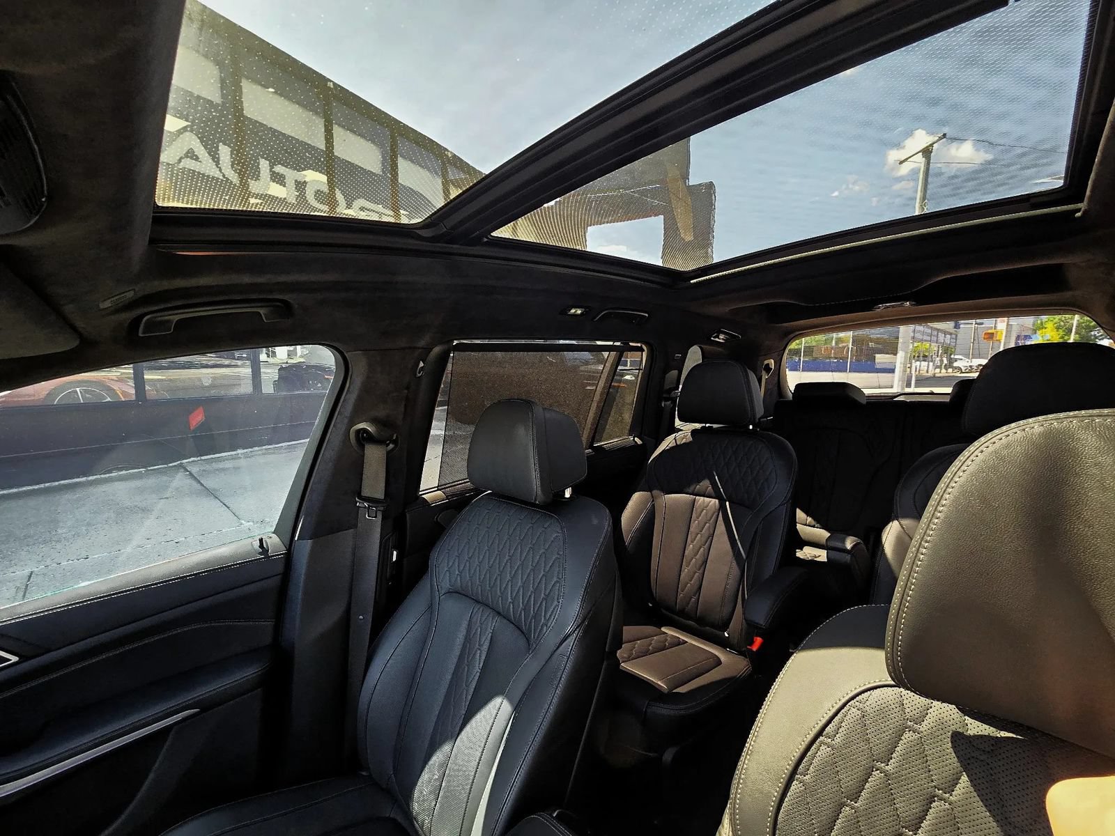 Used 2024 BMW X7 M60i w/ Executive Package AWD/4WD image 31