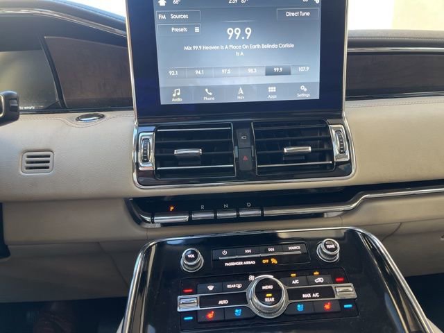 Used 2019 Lincoln Navigator L Reserve image 18