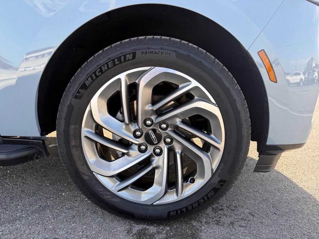 Used 2026 Lincoln Navigator Premiere AWD/4WD image 17