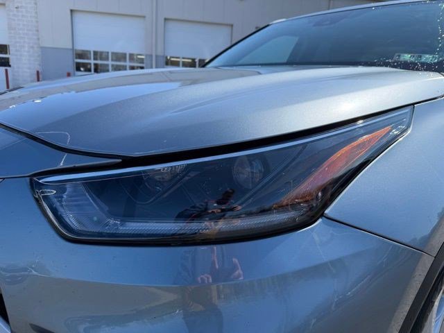 Used 2021 Toyota Highlander LE AWD/4WD image 12