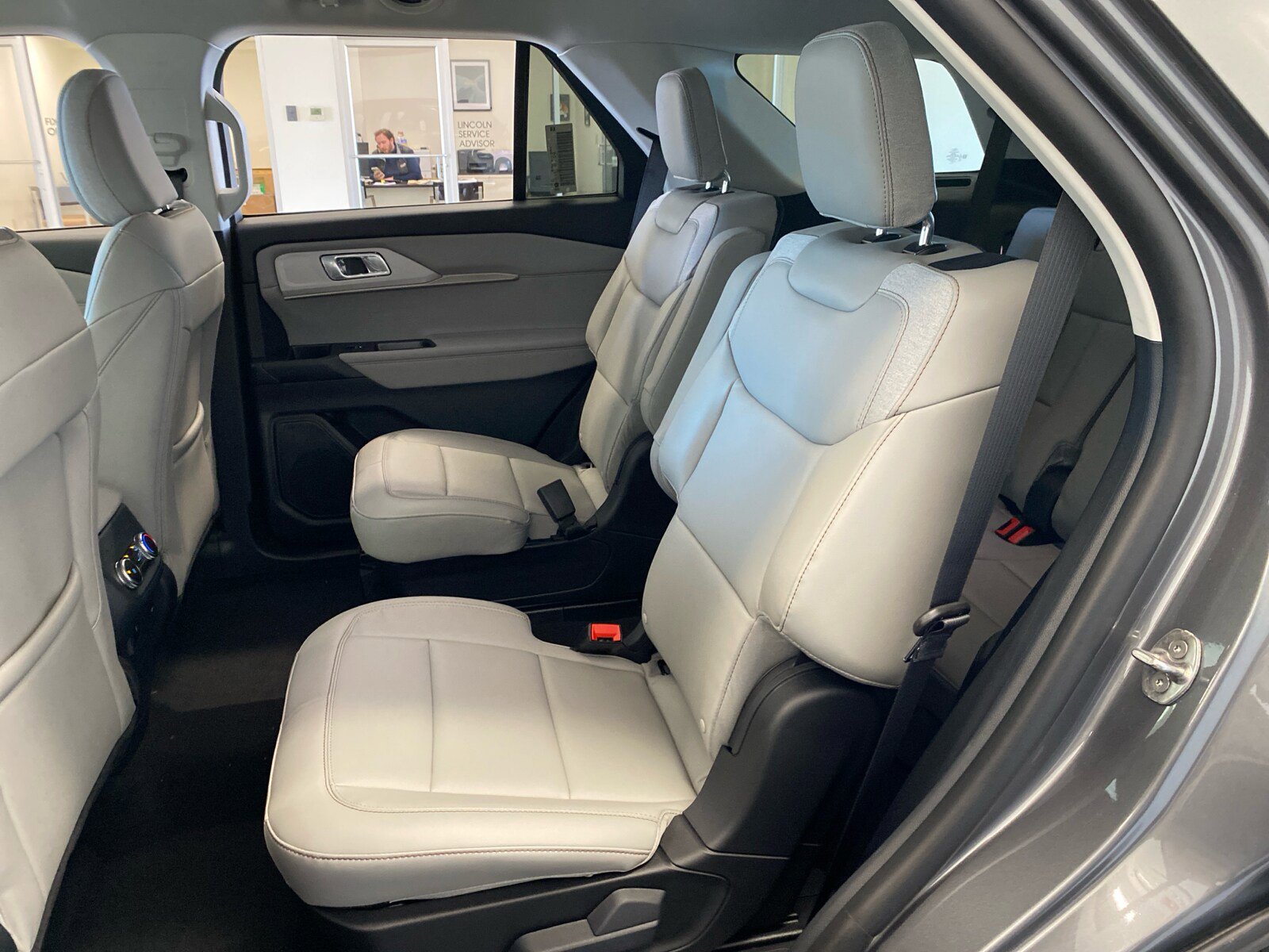 New 2026 Ford Explorer Active w/ Active Comfort Package image 10