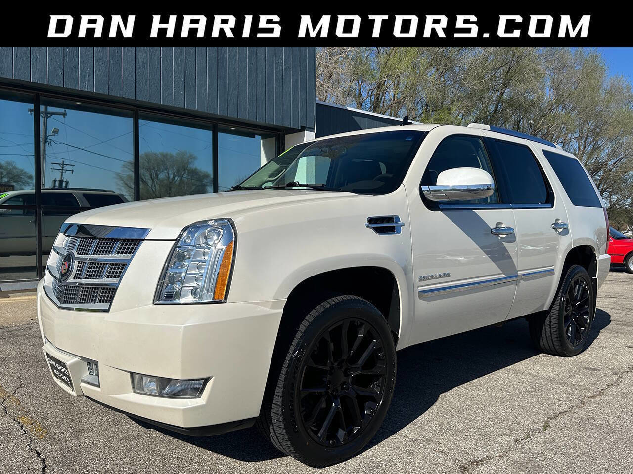 Used 2014 Cadillac Escalade Platinum AWD/4WD image 1