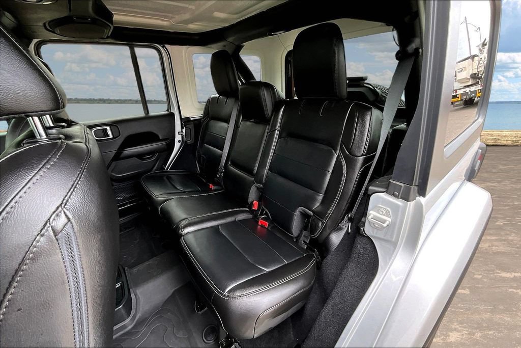 Used 2023 Jeep Wrangler Unlimited Sahara w/ Dual Top Group AWD/4WD image 24