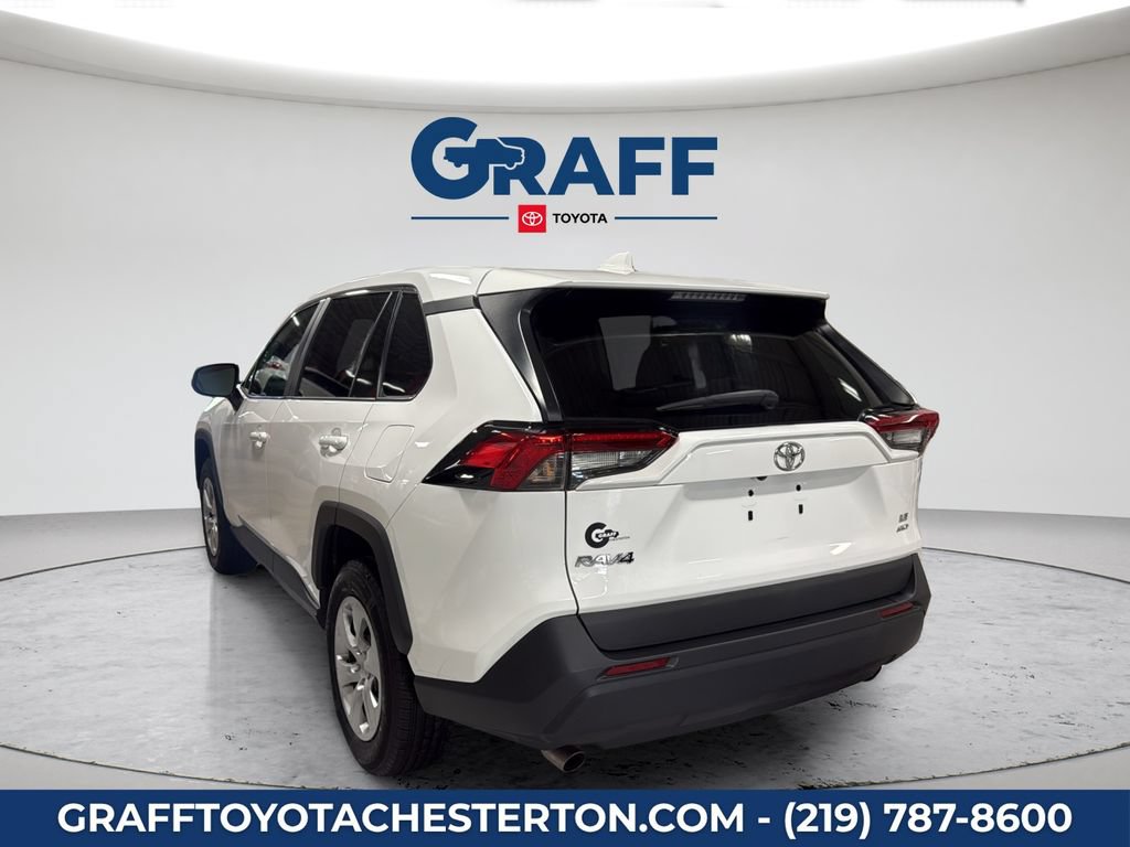 Used 2022 Toyota RAV4 LE AWD/4WD image 10