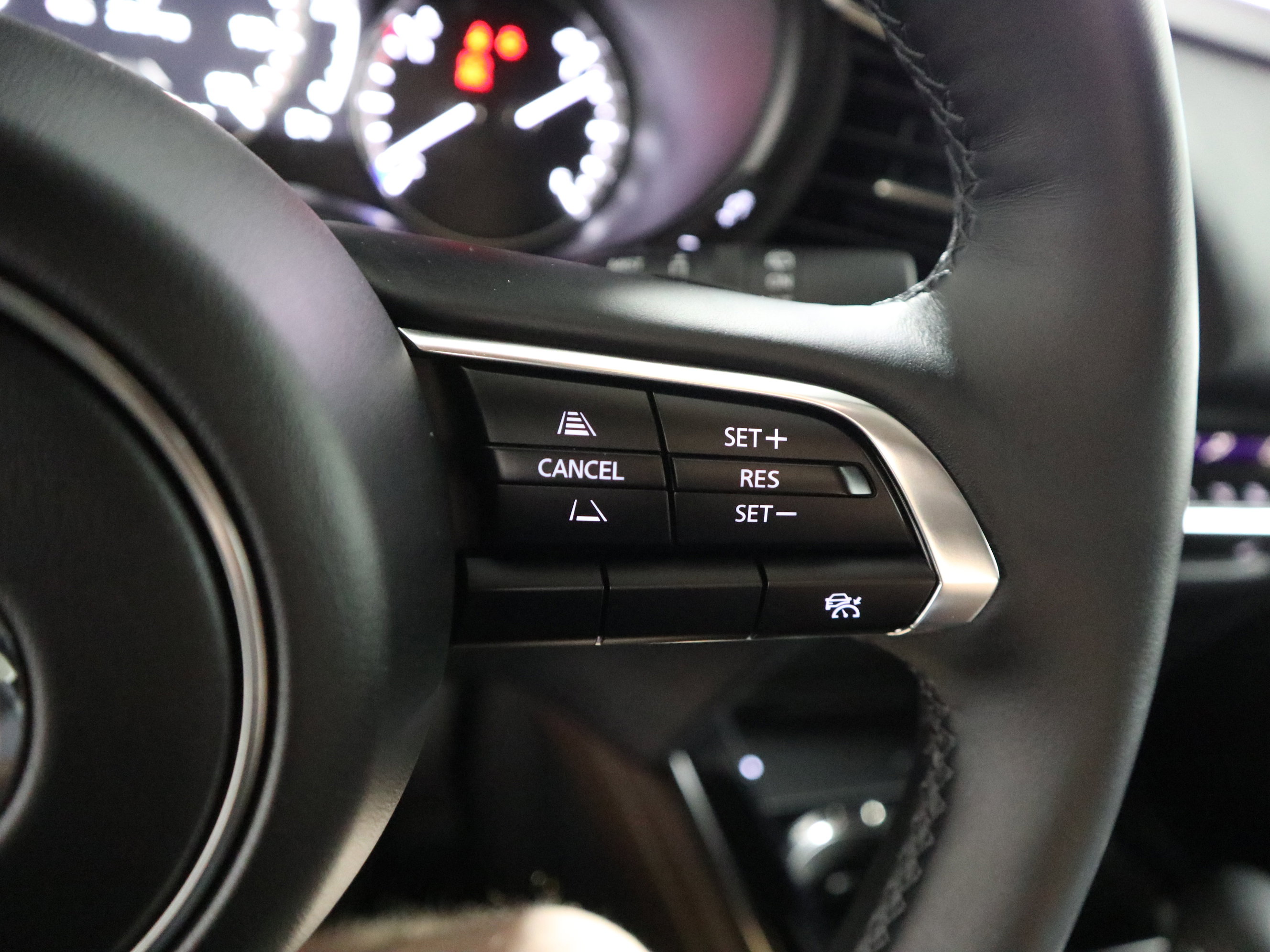 Certified 2025 MAZDA CX-30 2.5 Turbo w/ Premium Package image 29