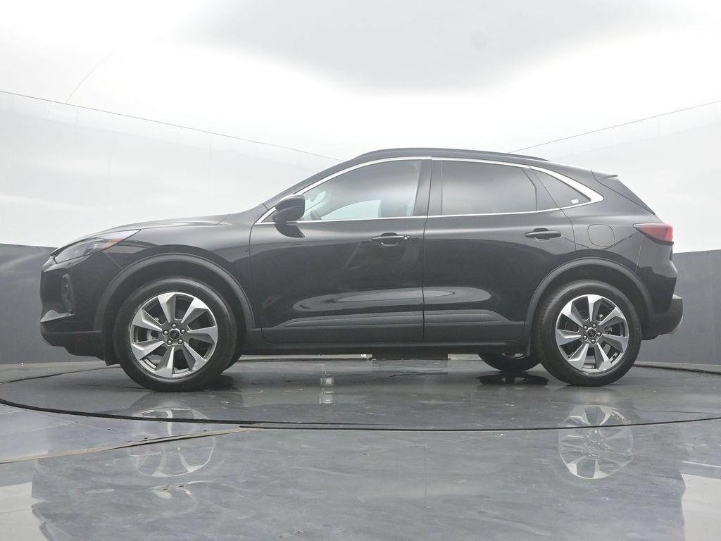 Used 2025 Ford Escape Platinum AWD/4WD image 48