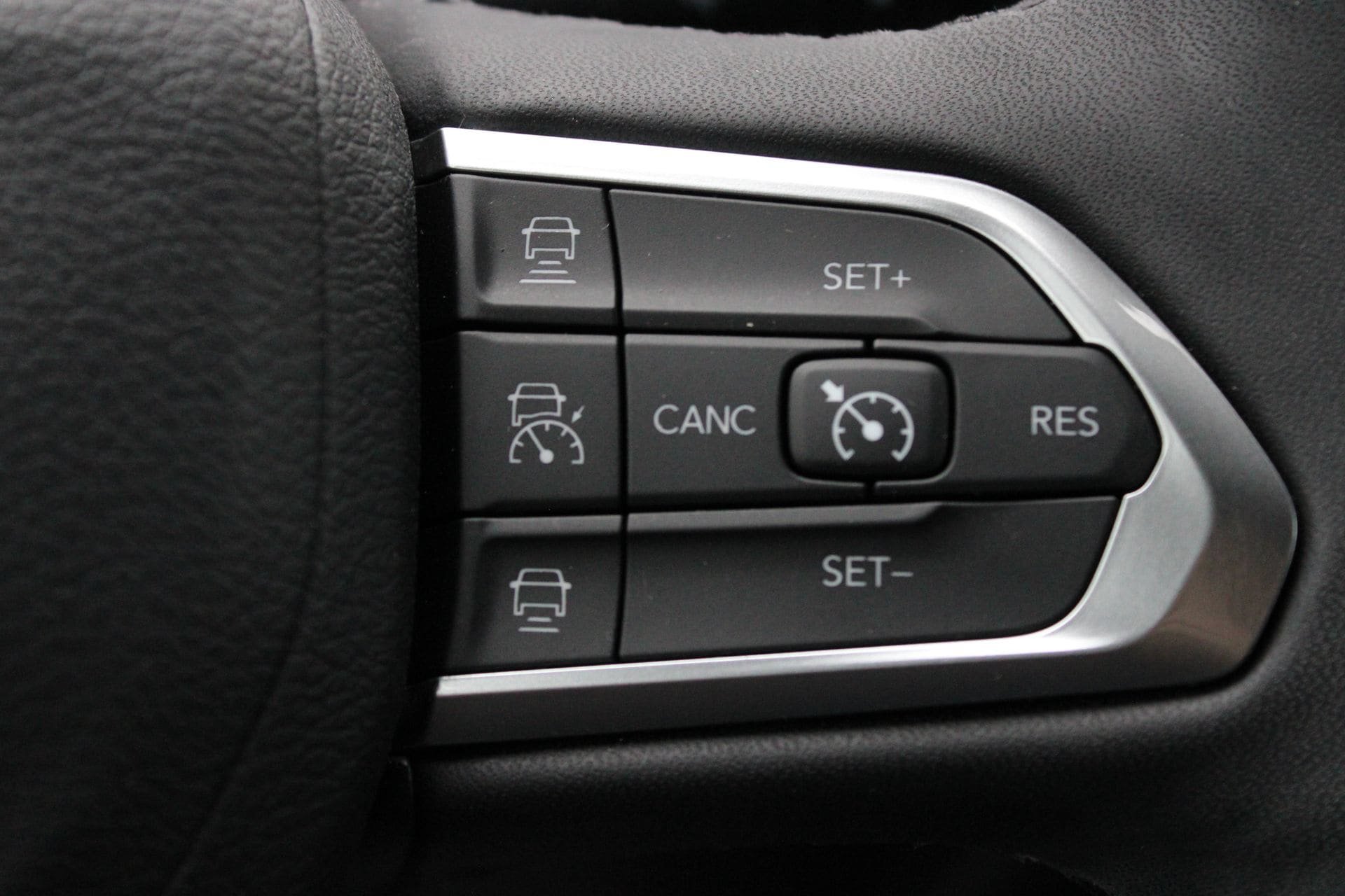 Used 2023 Jeep Compass High Altitude AWD/4WD image 32