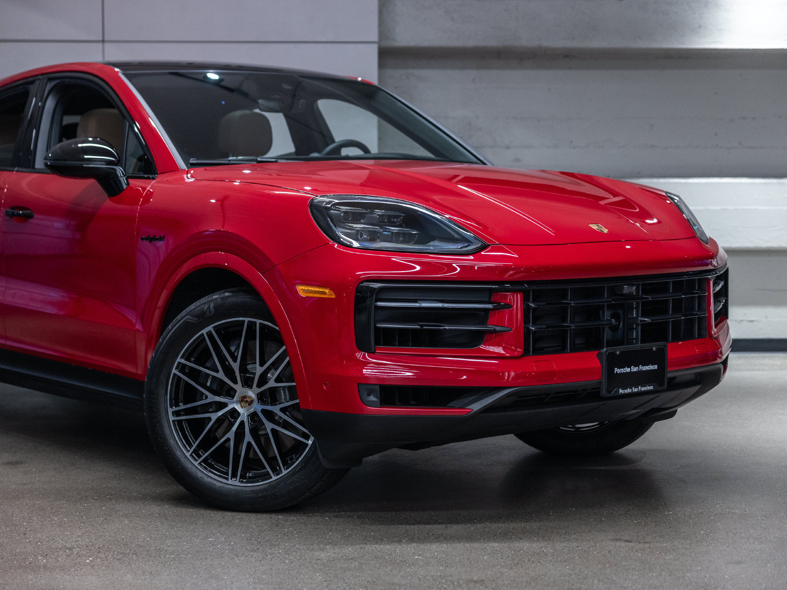 Certified 2025 Porsche Cayenne E-Hybrid Coupe AWD/4WD image 13