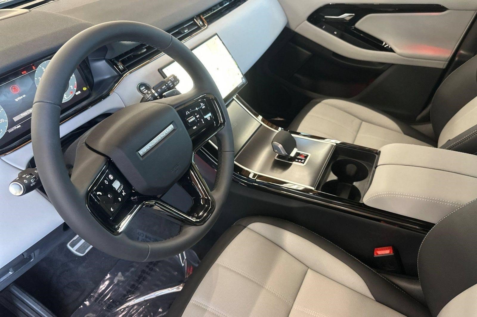 New 2026 Land Rover Range Rover Evoque Hoxton AWD/4WD image 11