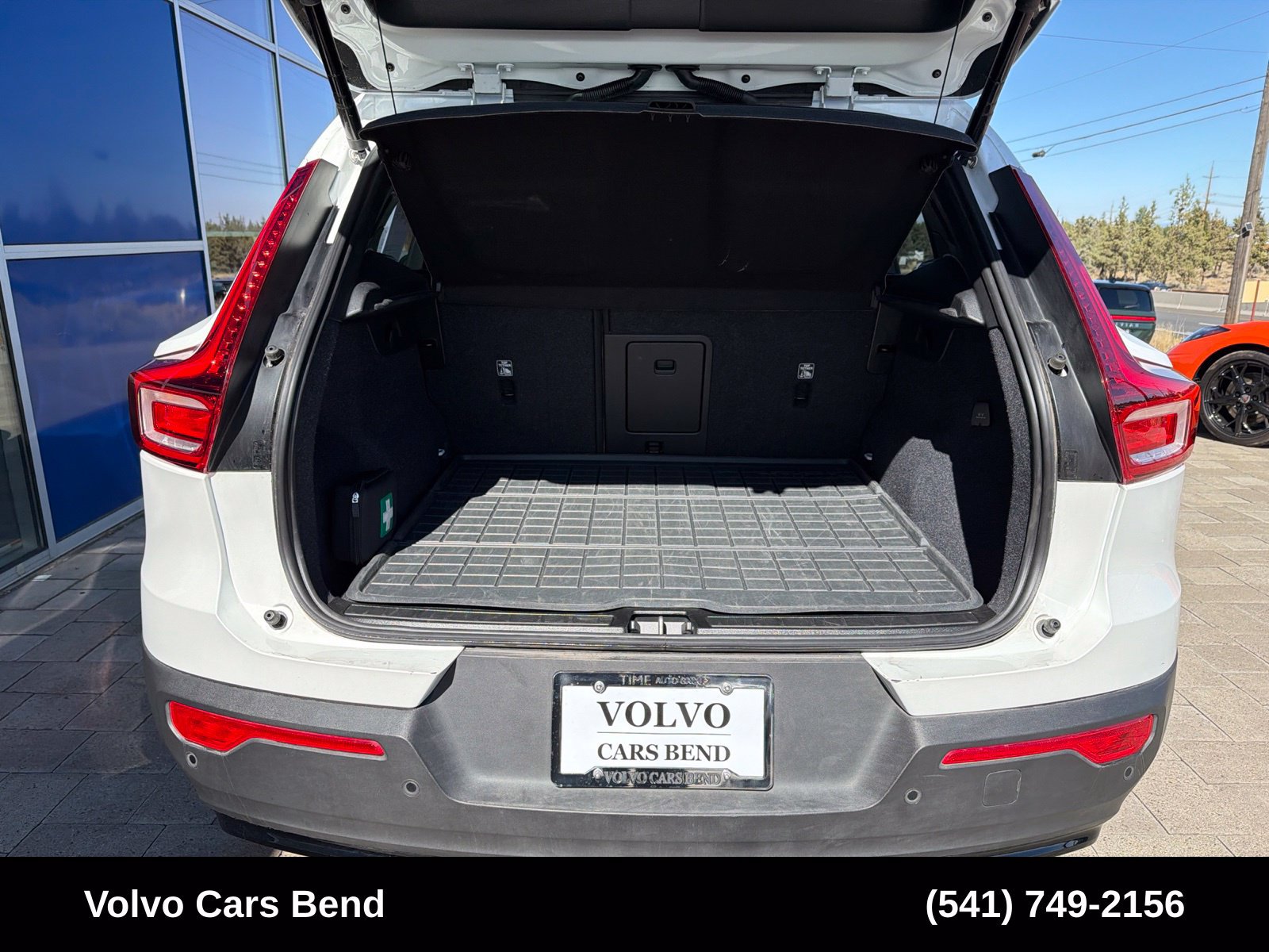 Used 2026 Volvo XC40 B5 Plus AWD/4WD image 8