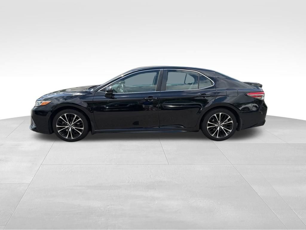 Used 2018 Toyota Camry SE FWD image 4