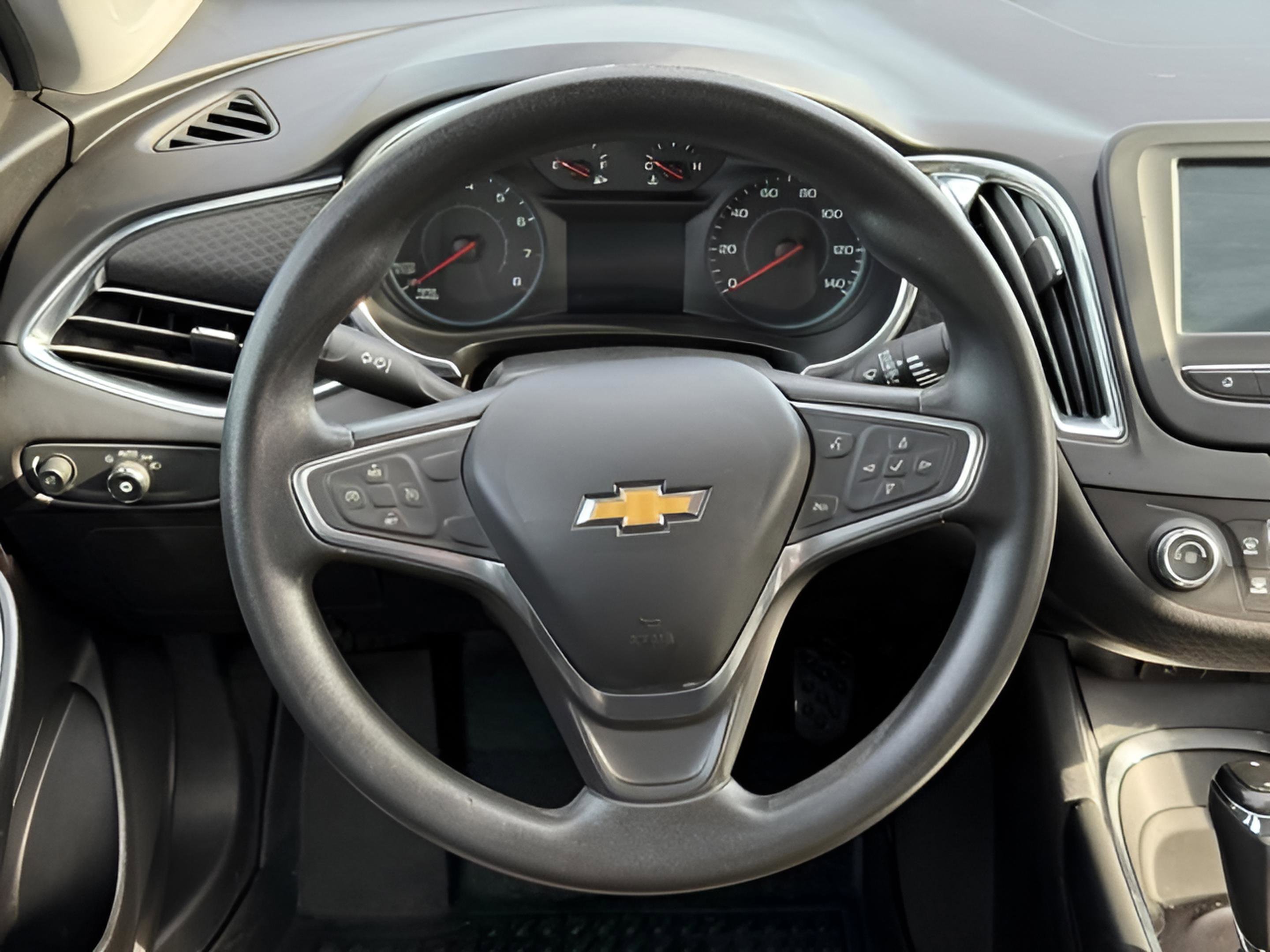 Used 2017 Chevrolet Malibu LT FWD image 12