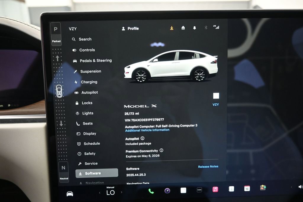 Used 2023 Tesla Model X image 17