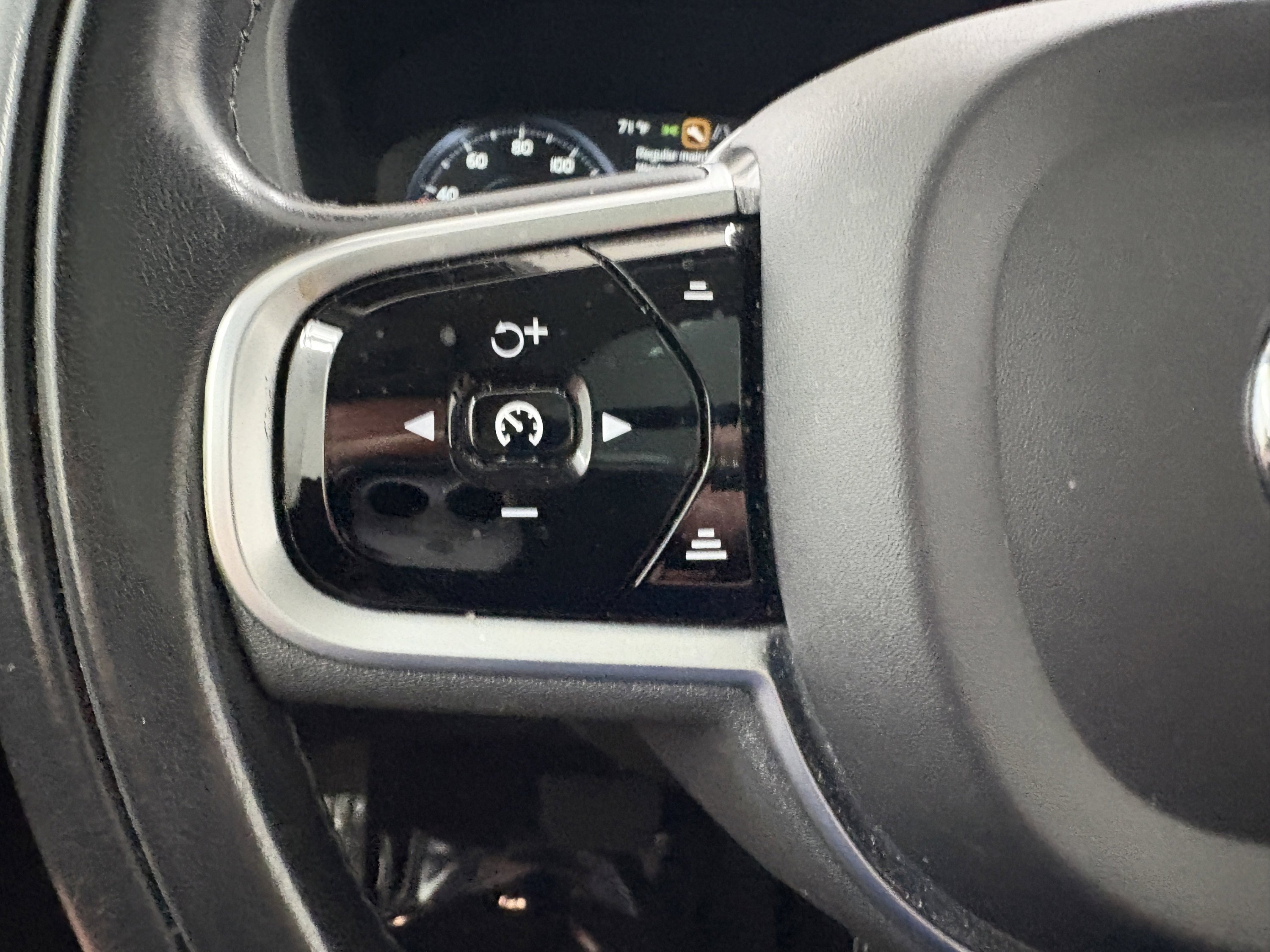 Used 2019 Volvo XC60 T6 Inscription image 28