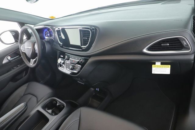 New 2026 Chrysler Pacifica Select image 31