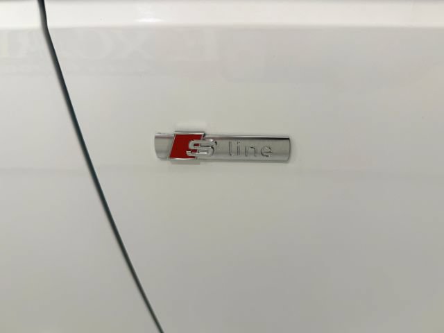 Used 2018 Audi A4 2.0T Ultra Premium w/ Convenience Package FWD image 8