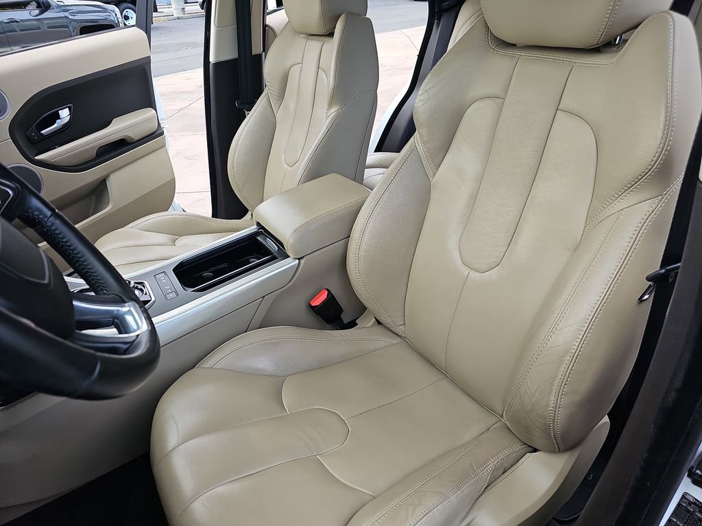 Used 2015 Land Rover Range Rover Evoque Pure Premium image 16