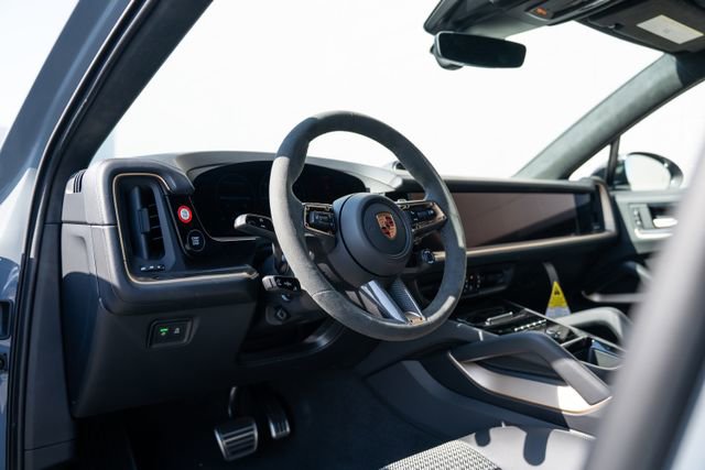 New 2026 Porsche Cayenne GTS AWD/4WD image 4