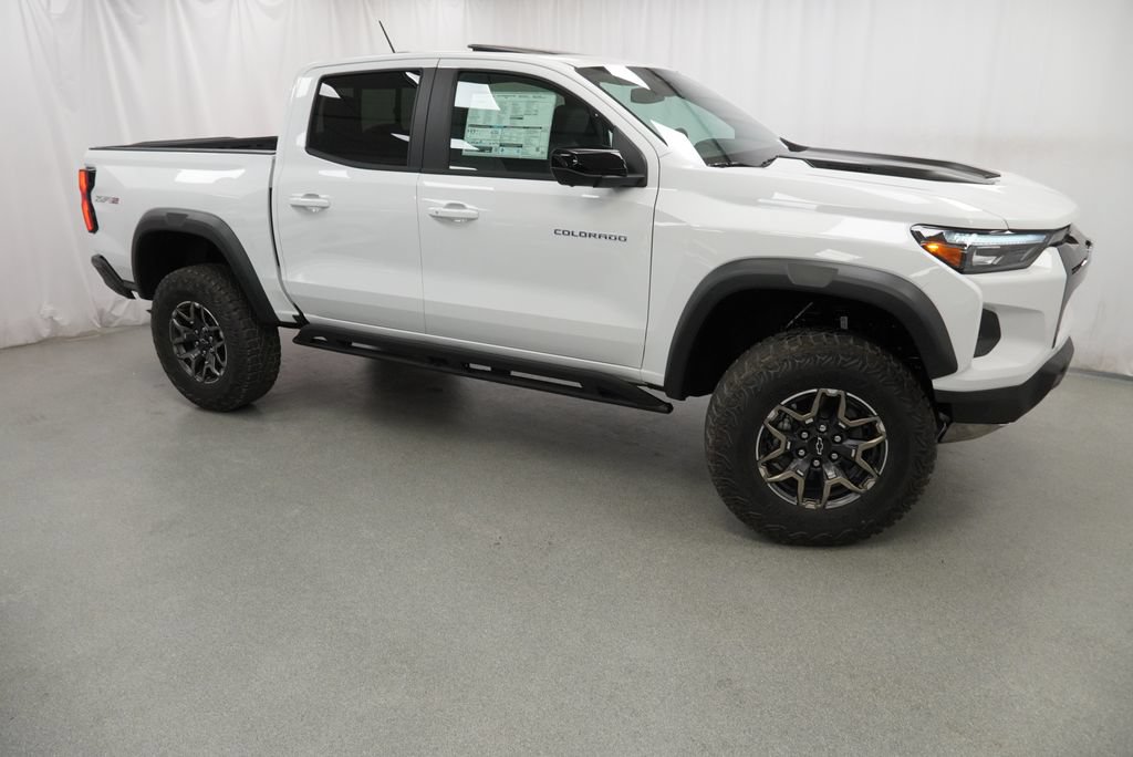 New 2026 Chevrolet Colorado ZR2 w/ Technology Package AWD/4WD image 6