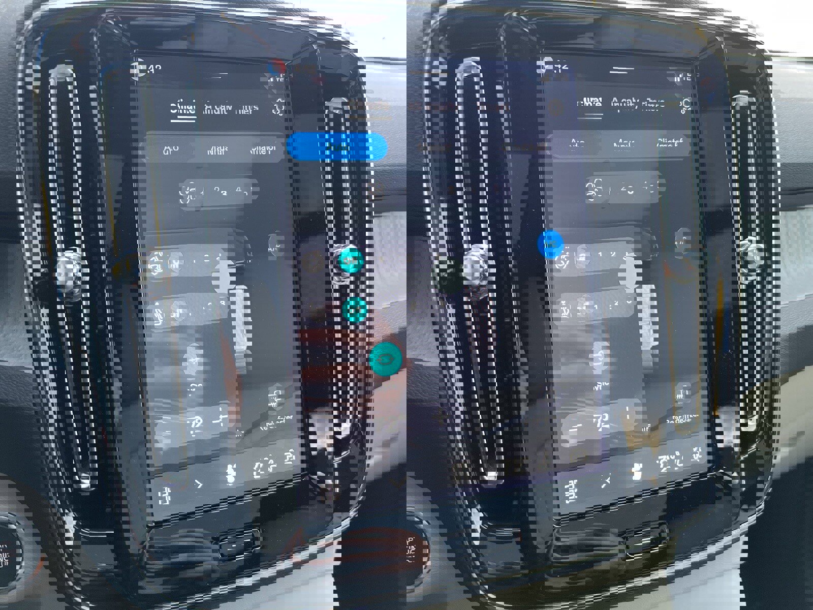 New 2026 Volvo XC40 B5 Ultra w/ Climate Package image 25