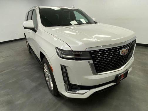 Used 2023 Cadillac Escalade Premium Luxury w/ LPO, Floor Liner Package AWD/4WD image 9