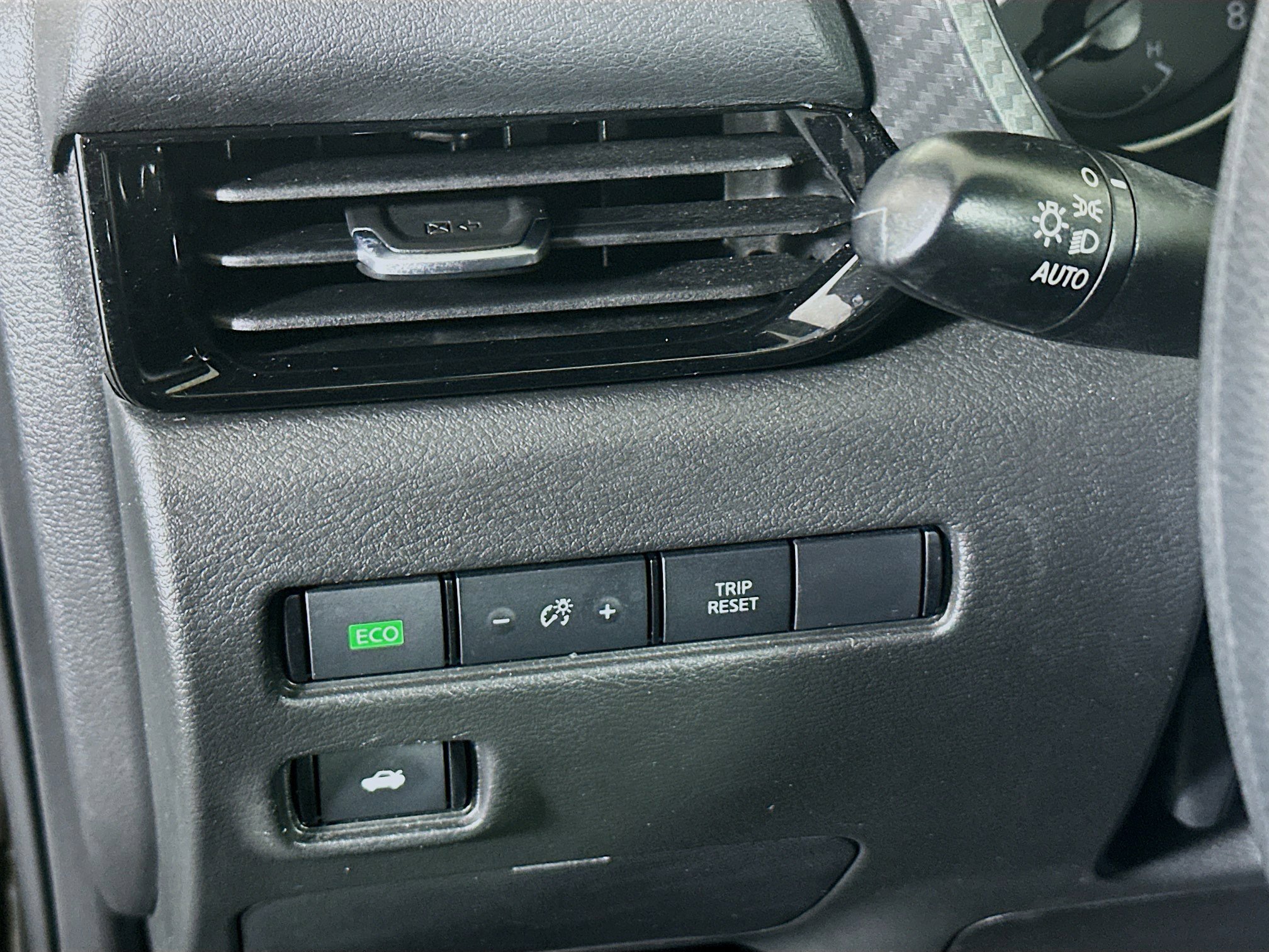 Used 2024 Nissan Sentra SV image 17