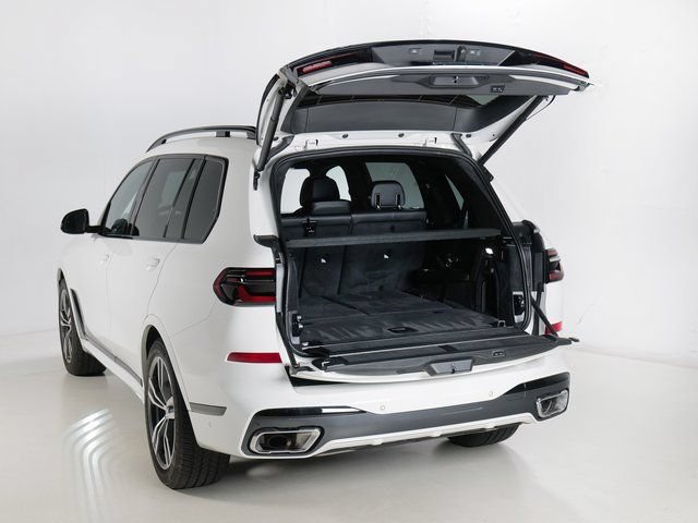 Used 2026 BMW X7 xDrive40i w/ M Sport Package AWD/4WD image 34
