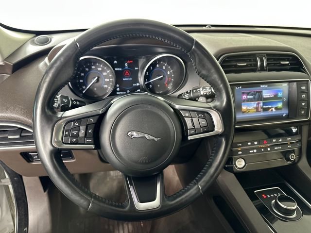 Used 2018 Jaguar F-PACE Prestige image 14