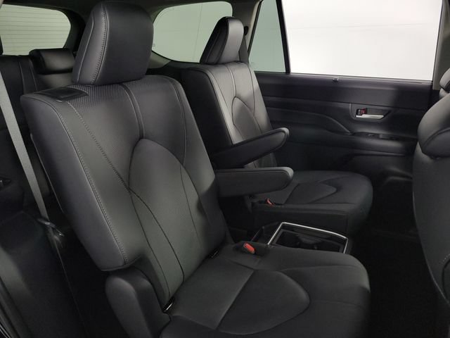 Used 2026 Toyota Grand Highlander FWD image 17