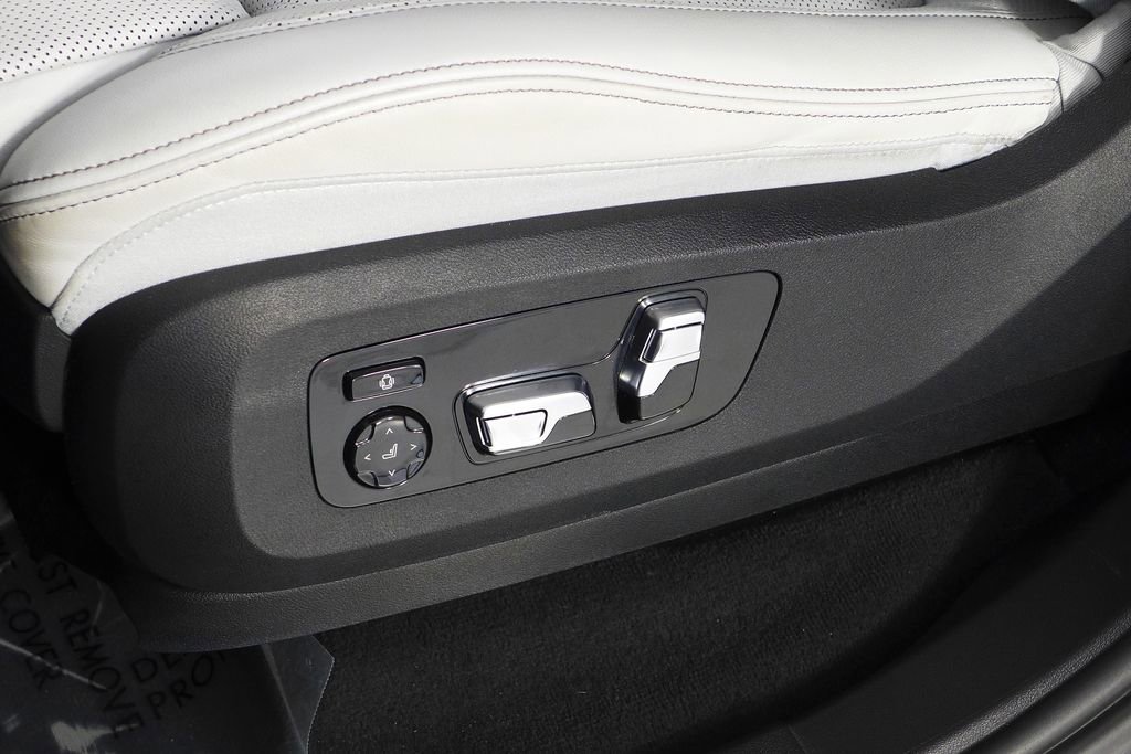 Certified 2023 BMW X7 xDrive40i w/ Parking Assistance Package image 24