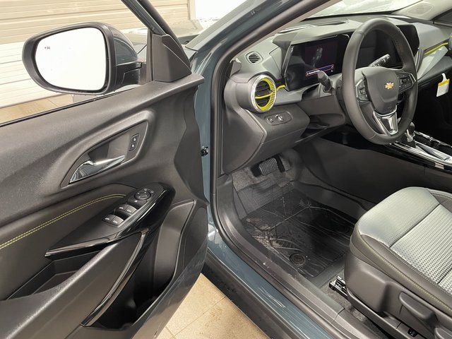 New 2026 Chevrolet Trax LT w/ Driver Confidence Package FWD image 10