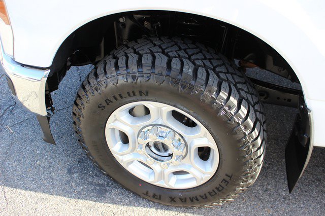 Used 2025 Ford F250 XLT w/ FX4 Off-Road Package AWD/4WD image 4