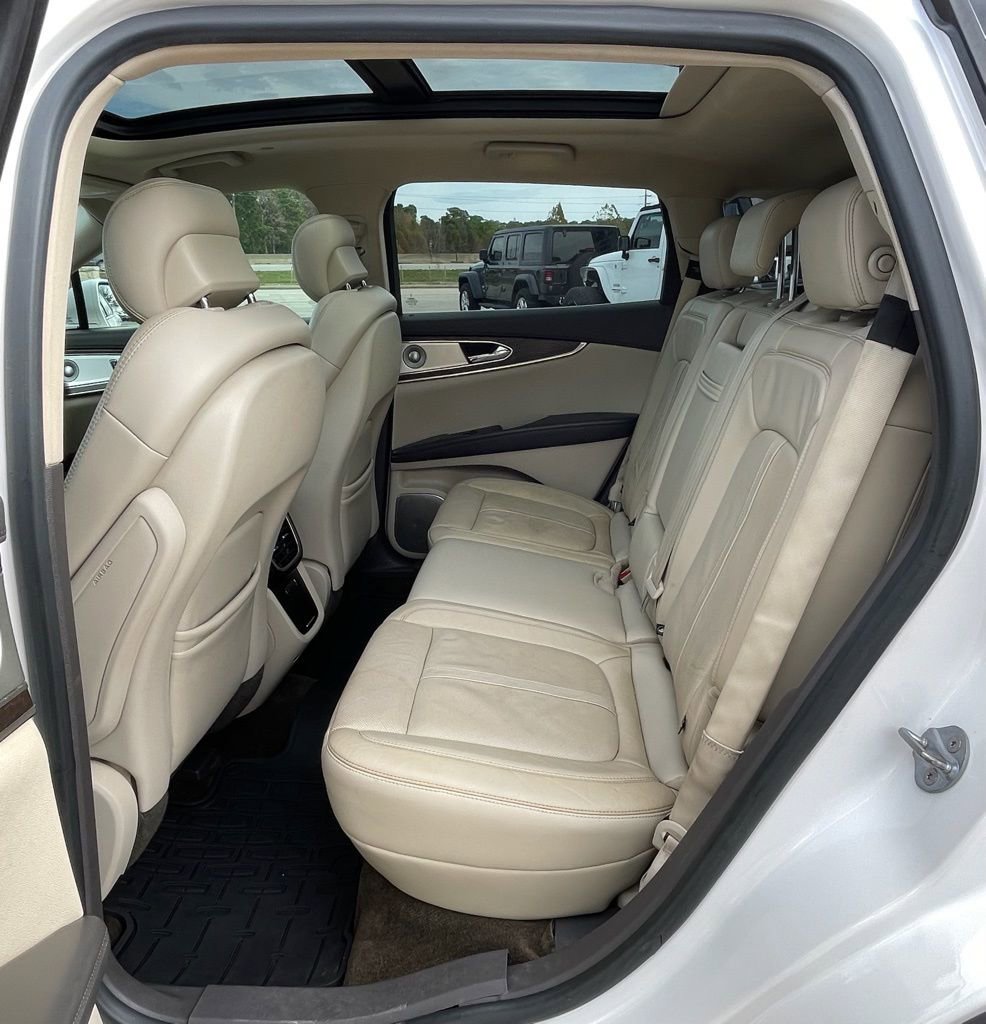 Used 2016 Lincoln MKX Reserve w/ Luxury Package image 34