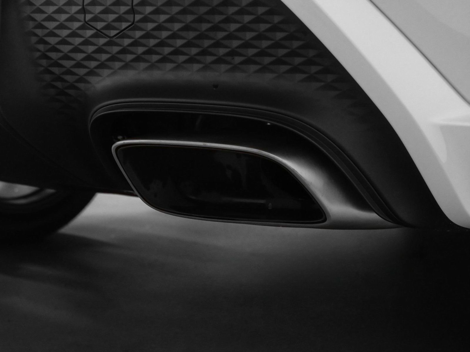 Certified 2025 Porsche Macan image 20