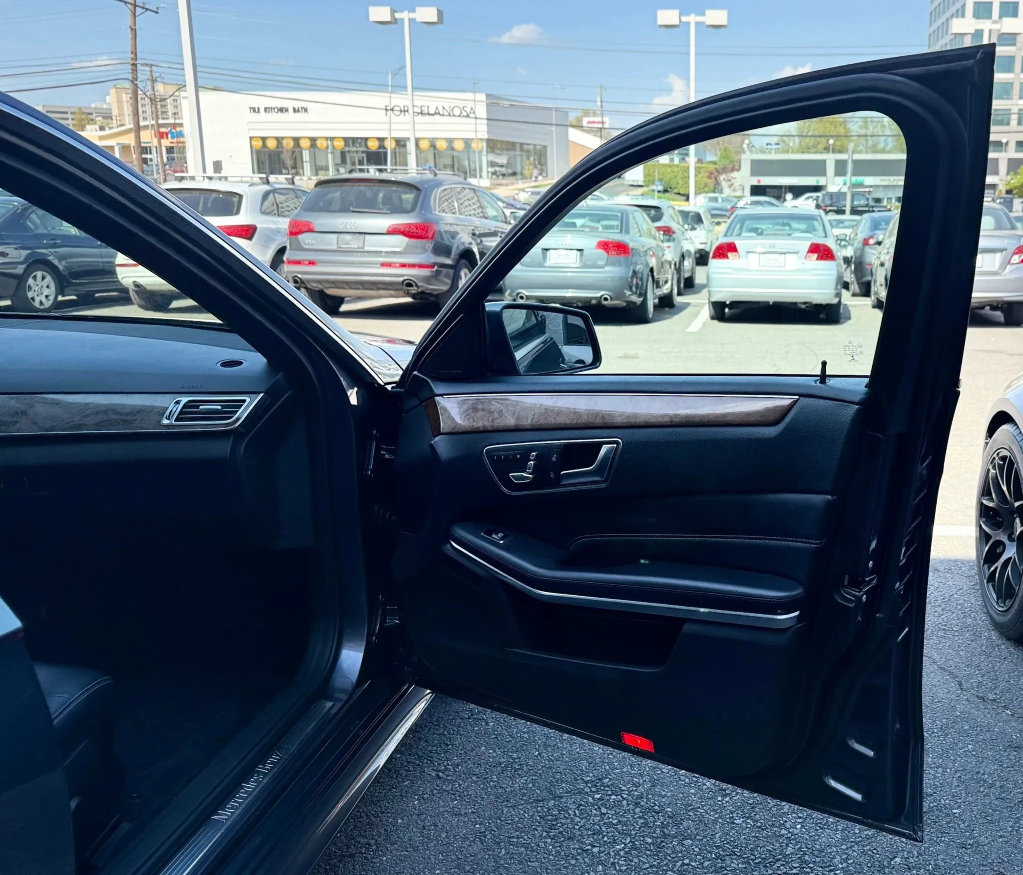 Used 2014 Mercedes-Benz E 350 4MATIC Sedan image 35