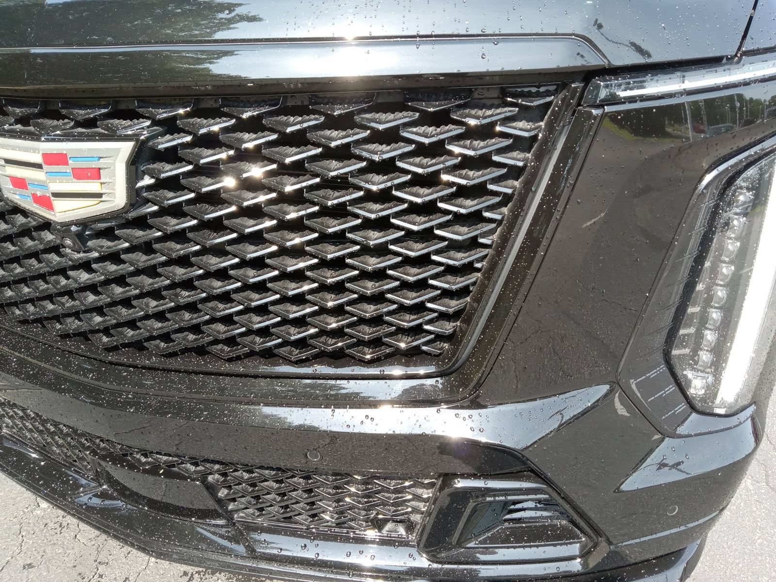 Certified 2025 Cadillac Escalade V AWD/4WD image 7