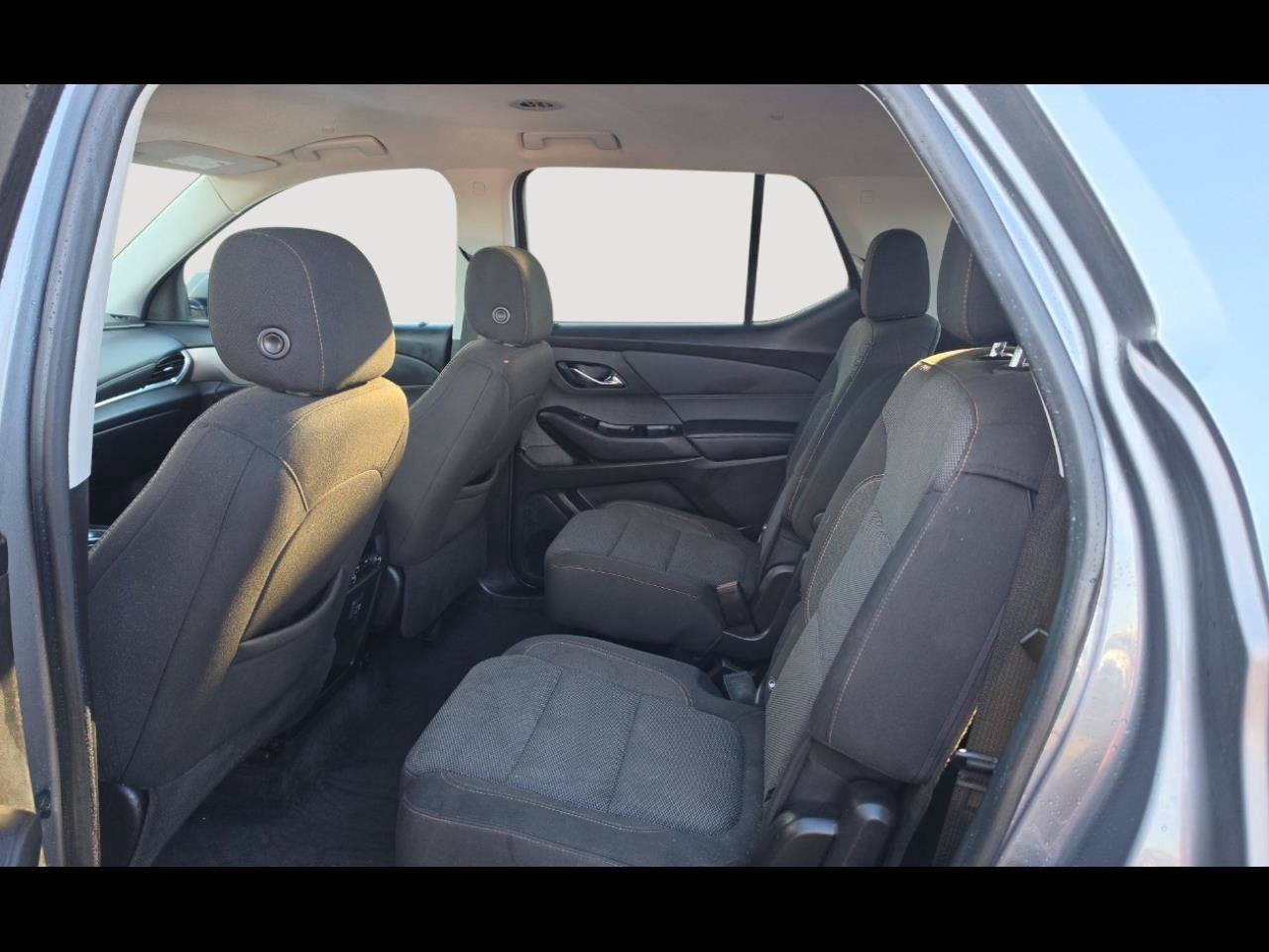 Used 2020 Chevrolet Traverse LT FWD image 5