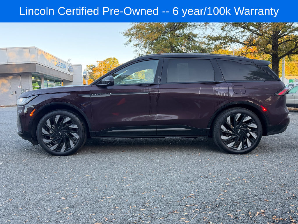 Used 2025 Lincoln Nautilus Reserve w/ Jet Appearance Package AWD/4WD image 4