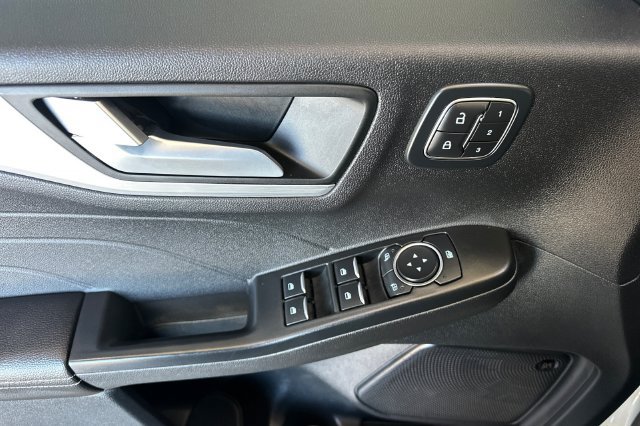 Used 2025 Ford Escape SE w/ PHEV Premium Package FWD image 10
