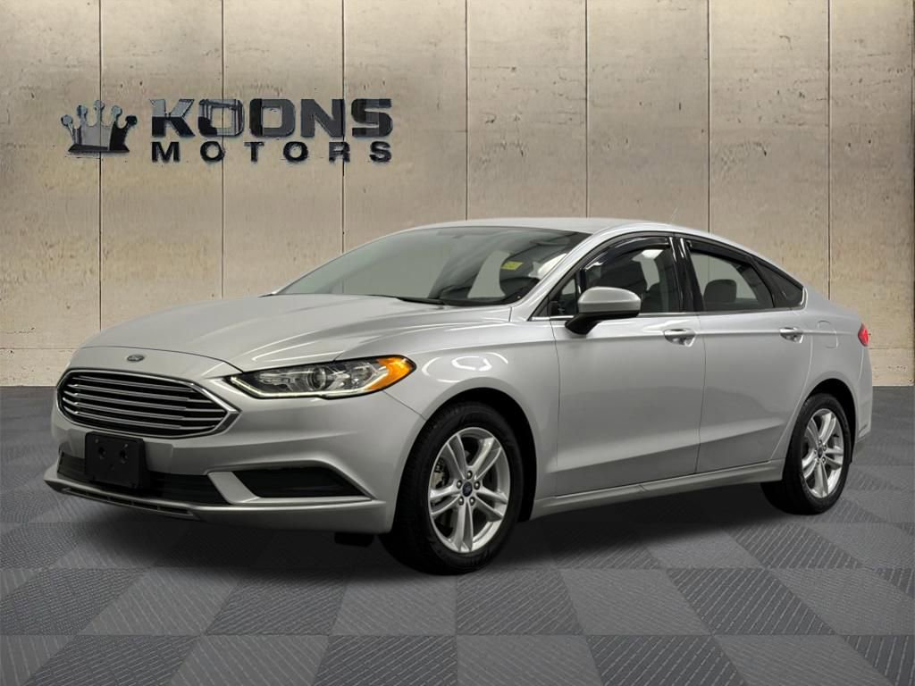 Used 2018 Ford Fusion SE w/ Fusion SE Technology Package FWD image 1