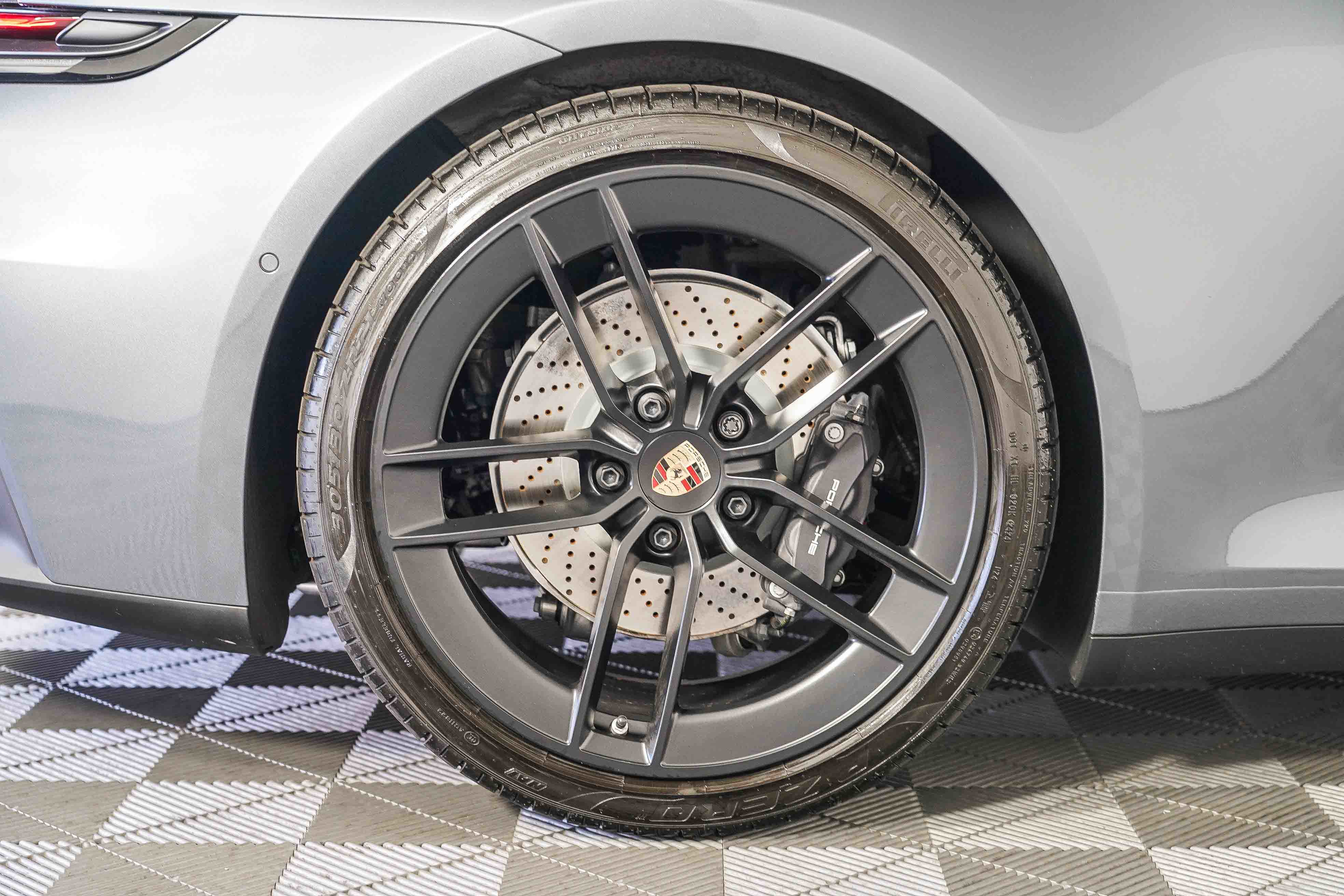 Used 2025 Porsche 911 Carrera image 17