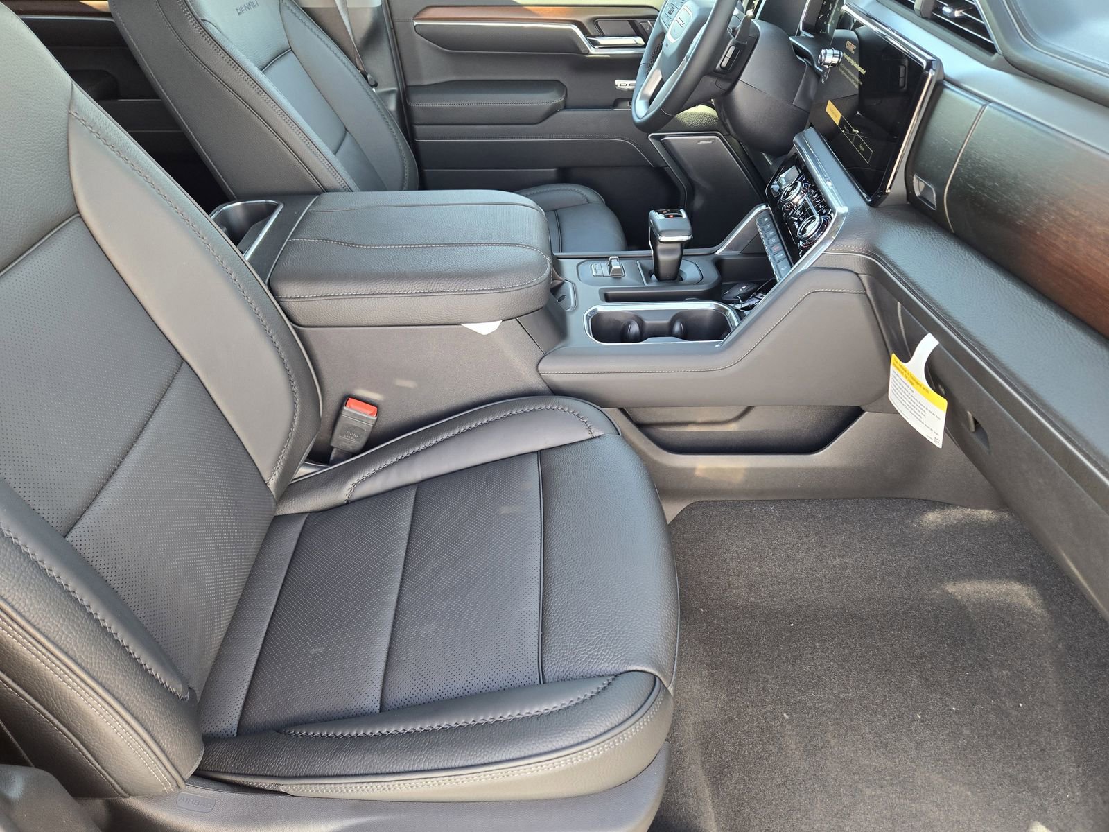 New 2026 GMC Sierra 1500 Denali w/ Denali Reserve Package image 16