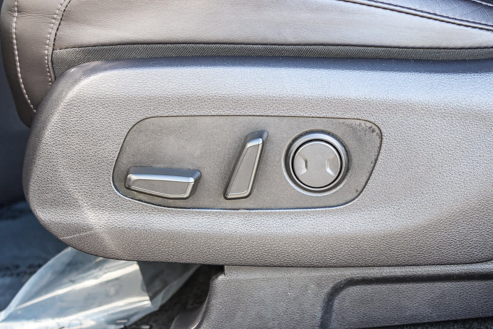 Used 2024 Kia Carnival LX image 21