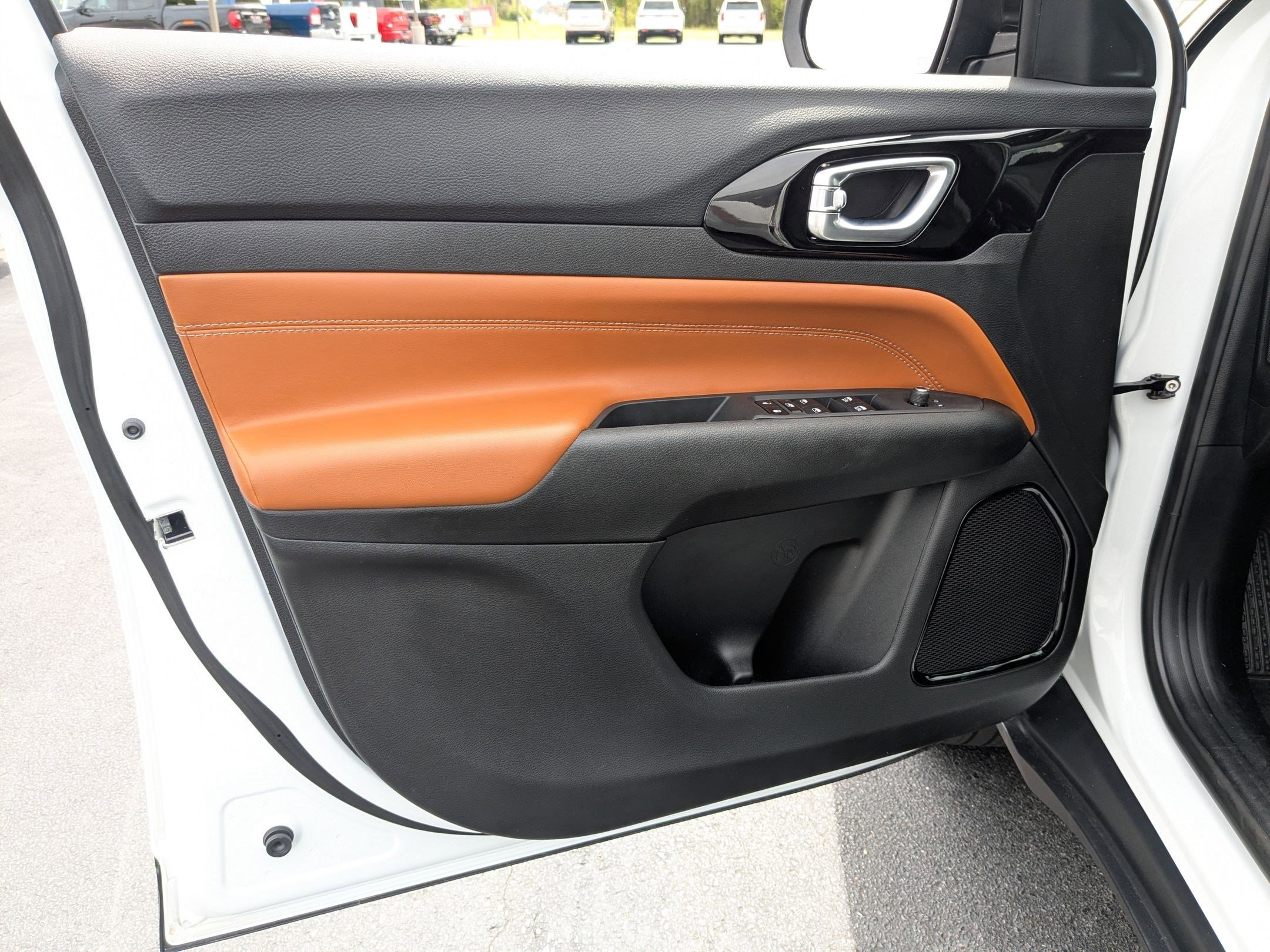 Used 2025 Jeep Compass Limited AWD/4WD image 11