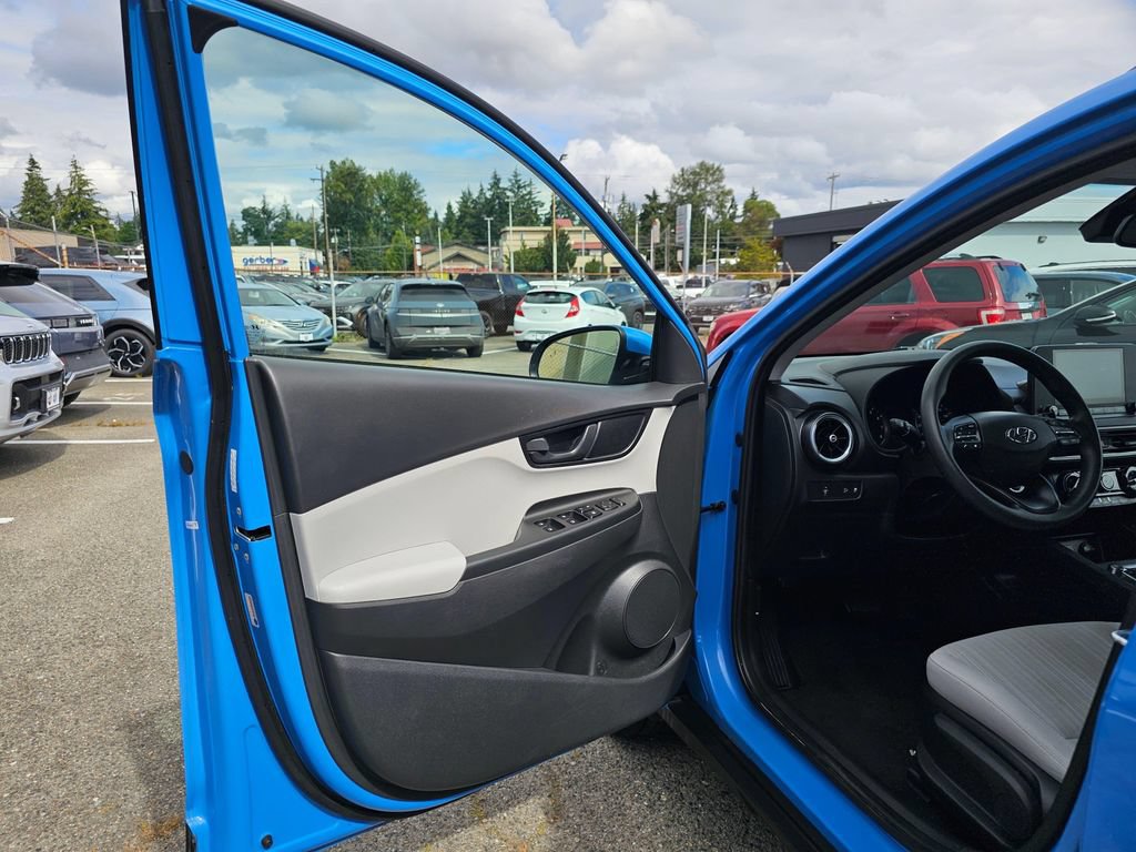 Used 2022 Hyundai Kona SEL w/ Cargo Package AWD/4WD image 18